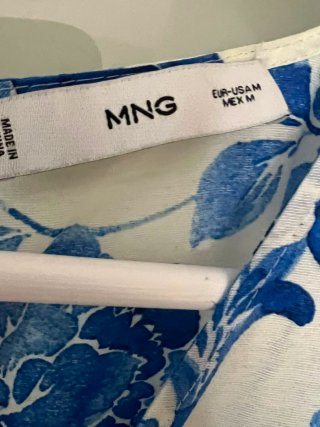 Mono largo floral azul y blanco