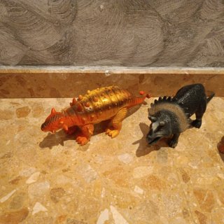 Lote de dinosaurios de juguete