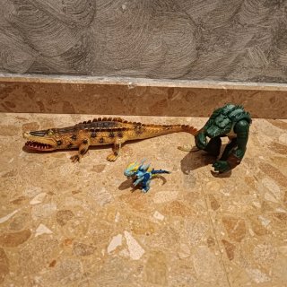 Lote de dinosaurios de juguete