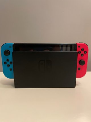 Nintendo Switch Completa con Accesorios
