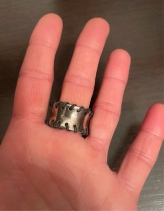 Lote: Anillo Cuero+Sudadera L+Pantalón 42.