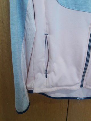 Chándal Decathlon gris y rosa