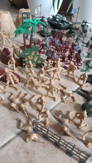Lote Militar +250 Piezas