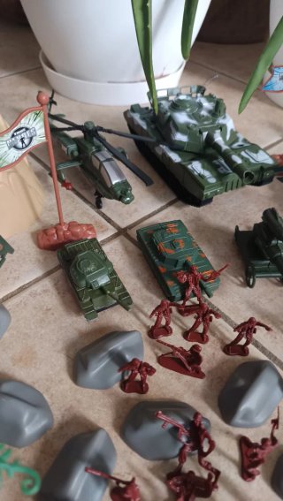 Lote Militar +250 Piezas
