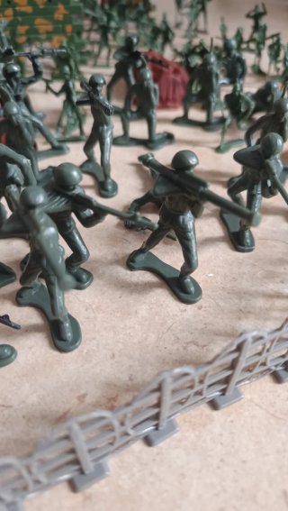 Lote Militar +250 Piezas