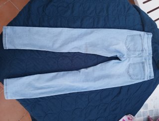 Lote 3 prendas: Vaqueros + 2 sudaderas
