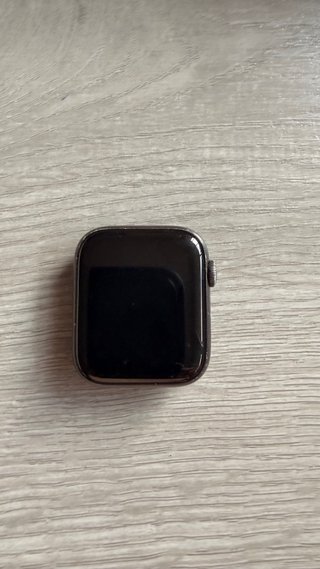 Apple Watch Series 5 Space Gray - Black Sport Band