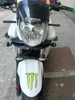 Moto Naked Blanca