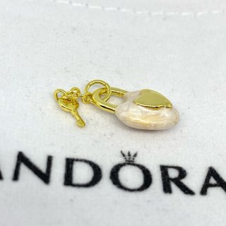 CHARM PANDORA CORAZON CON LLAVE