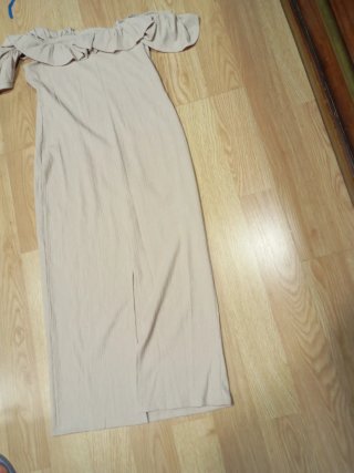 Vestido Beige Hombros Descubiertos