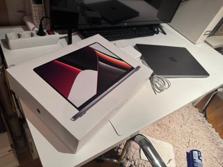 MacBook Pro M1 16GB RAM 1TB SSD 10CPU 16GPU 14”