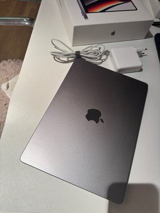 MacBook Pro M1 16GB RAM 1TB SSD 10CPU 16GPU 14”