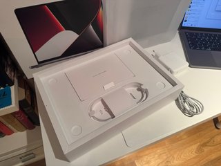MacBook Pro M1 16GB RAM 1TB SSD 10CPU 16GPU 14”