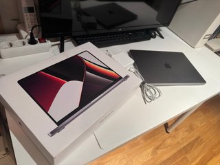 MacBook Pro M1 16GB RAM 1TB SSD 10CPU 16GPU 14”
