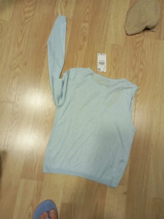 Camiseta azul escote pico talla XS