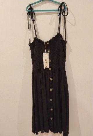 Vestido Only con etiqueta