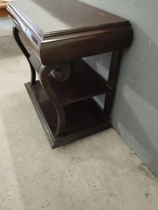 Consola antigua de caoba
