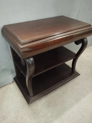 Consola antigua de caoba