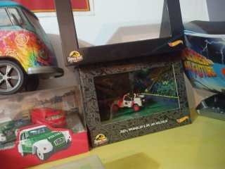 Hot Wheels Jurassic Park Jeep Wrangler comic con