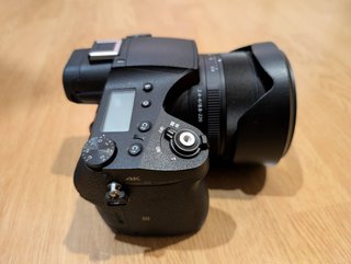 Cámara Sony RX10 IV + Accesorios