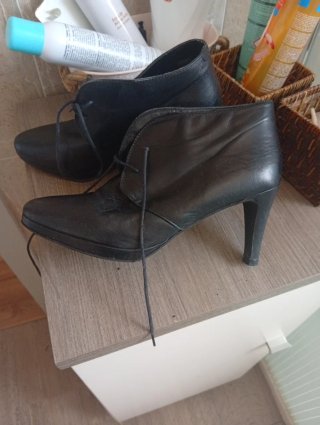Botines de tacón alto negros