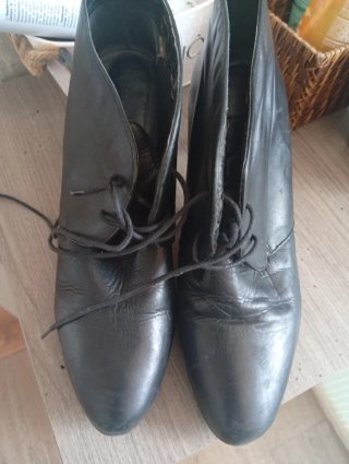 Botines de tacón alto negros