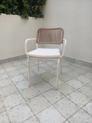 Conjunto de mesa y sillas de jardín.