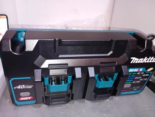 Cargador Doble Makita DC40RB 40V XGT