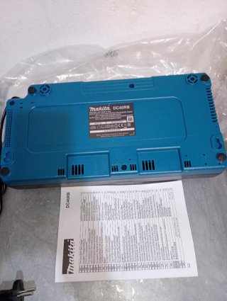 Cargador Doble Makita DC40RB 40V XGT