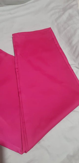 Calças rosa novas
