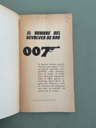James Bond 007: El hombre del revólver de oro