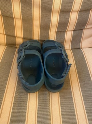 Sandalias niño goma azul talla 25/26