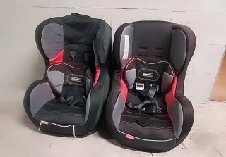Sillas de seguridad Fisher Price (2 unidades)