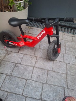 Bicicleta infantil Berg BIKY Roja