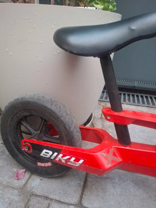 Bicicleta infantil Berg BIKY Roja