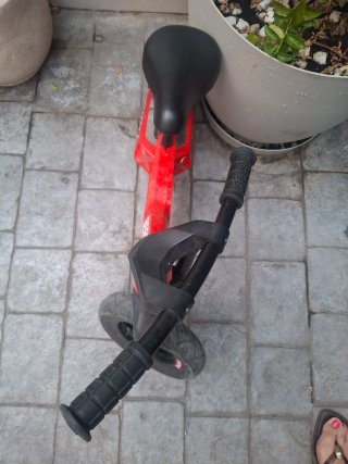 Bicicleta infantil Berg BIKY Roja