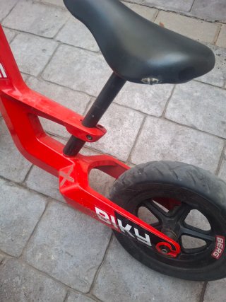 Bicicleta infantil Berg BIKY Roja
