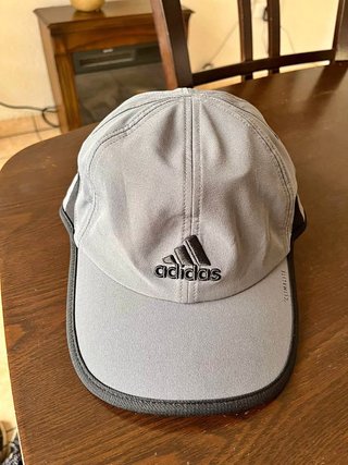 Gorra beige con borde o sin borde