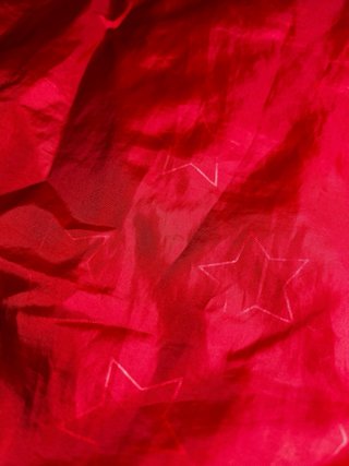 Chaqueta impermeable roja