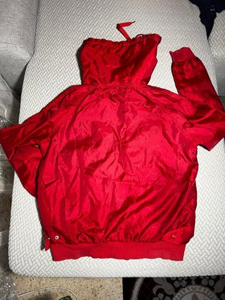 Chaqueta impermeable roja
