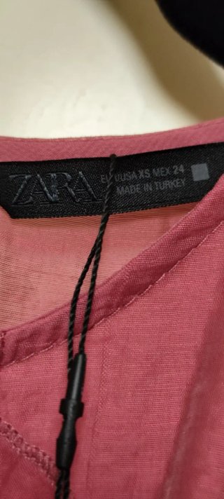 Blusa Zara volantes rosa Talla XS