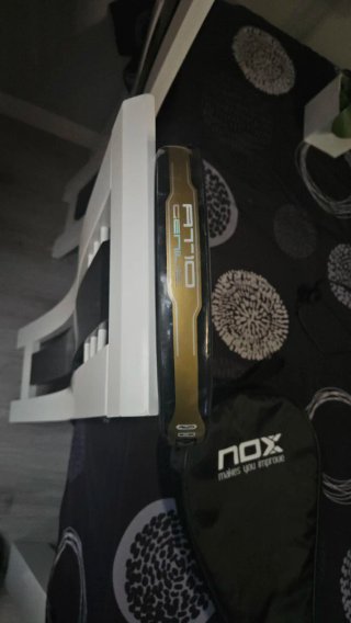 Pala NOX AT10 18K Edición Especial Oro