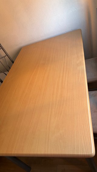 Mesa y 4 sillas comedor