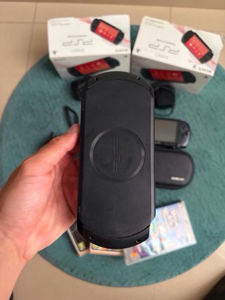 Sony PSP Street Nera + 3 Giochi + Accessori