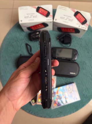 Sony PSP Street Nera + 3 Giochi + Accessori