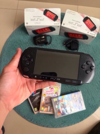 Sony PSP Street Nera + 3 Giochi + Accessori