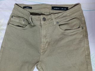 Pantalón beige chico talla M