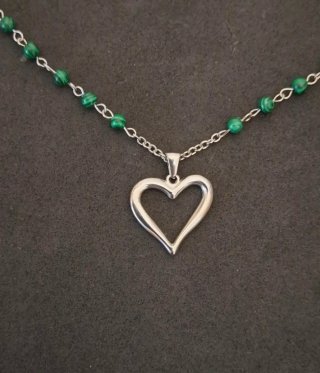 Collana acciaio e malachite con cuore
