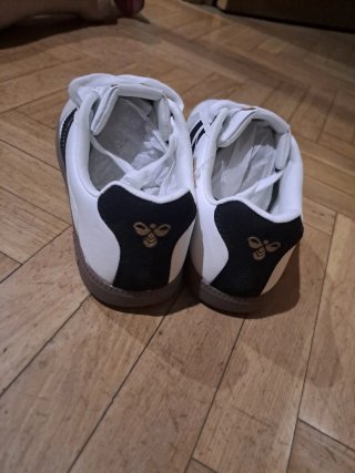 Zapatillas Hummel Blancas y Negras