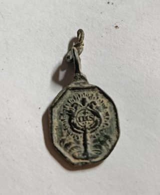 Medalla religiosa antigua